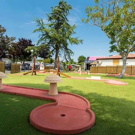 Campsite Camping Les Brunelles ***** - Maeva *