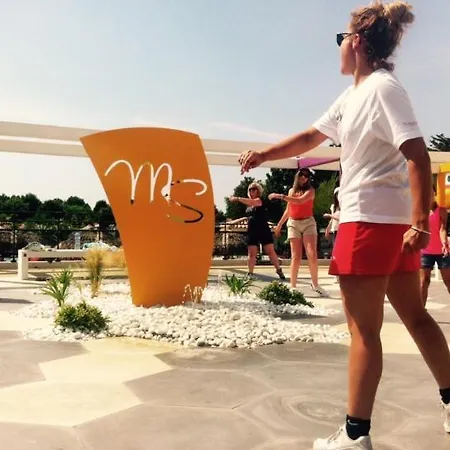 Camping Les Brunelles ***** - Maeva