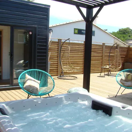 Camping Les Brunelles ***** - Maeva