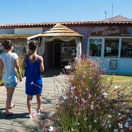 Camping Les Brunelles ***** - Maeva Longeville-sur-Mer