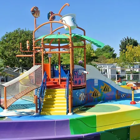 Camping Les Brunelles ***** - Maeva *